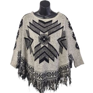 Keran Hart Cape Women's Knit Scandinavian Tribal Knit Fringed Poncho Size S